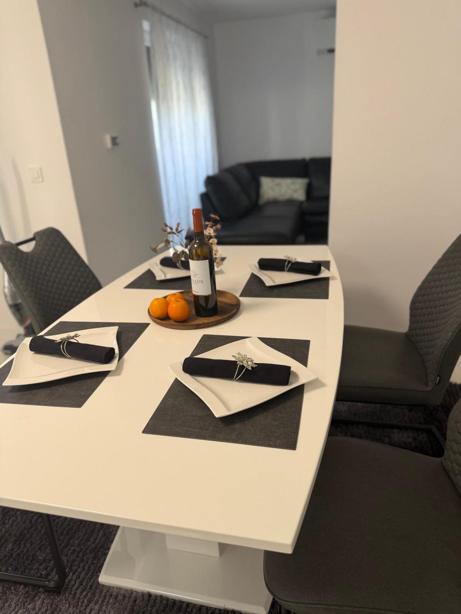 Apartmani Beril Lux Ровінь Екстер'єр фото