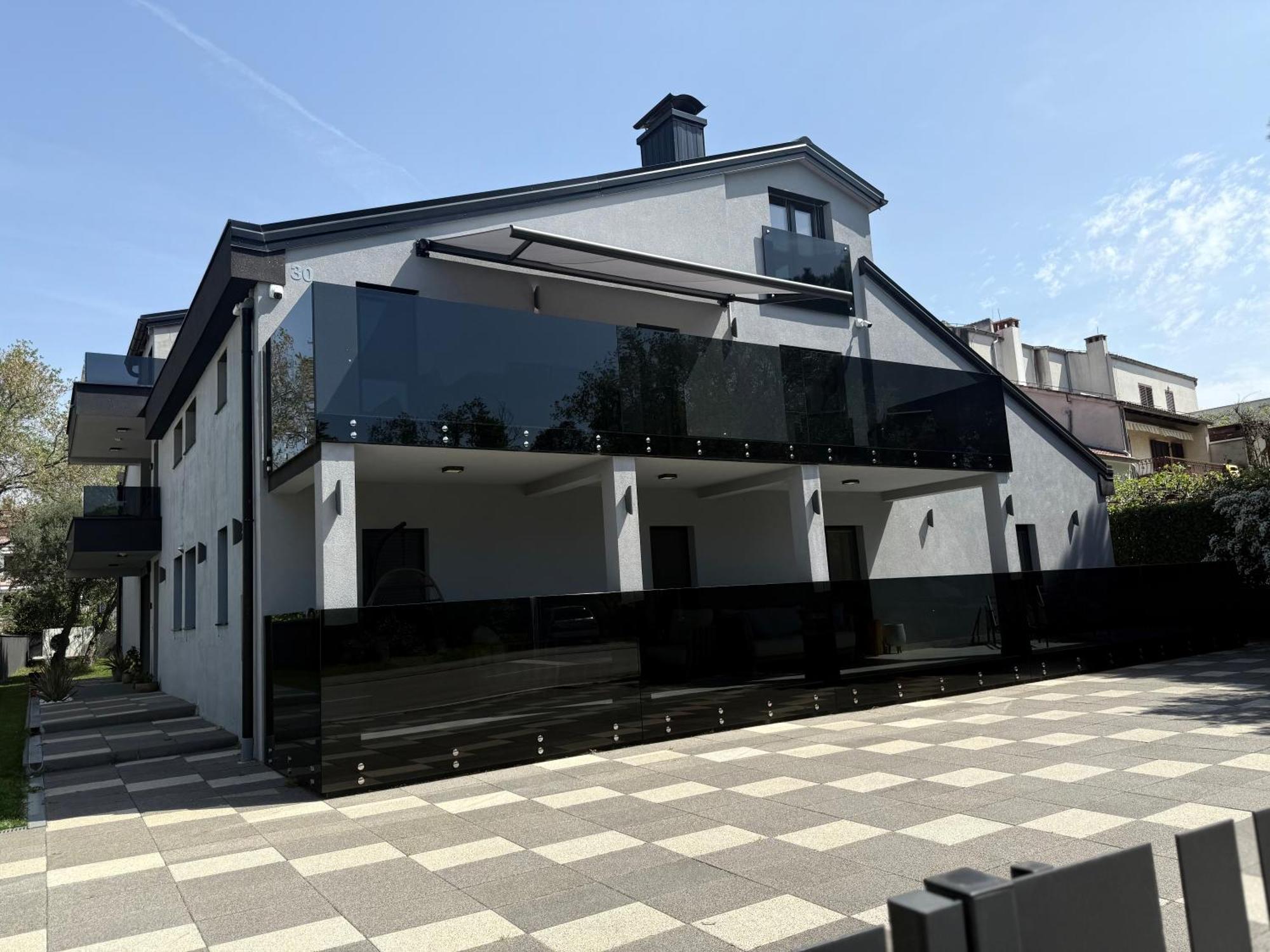 Apartmani Beril Lux Ровінь Екстер'єр фото