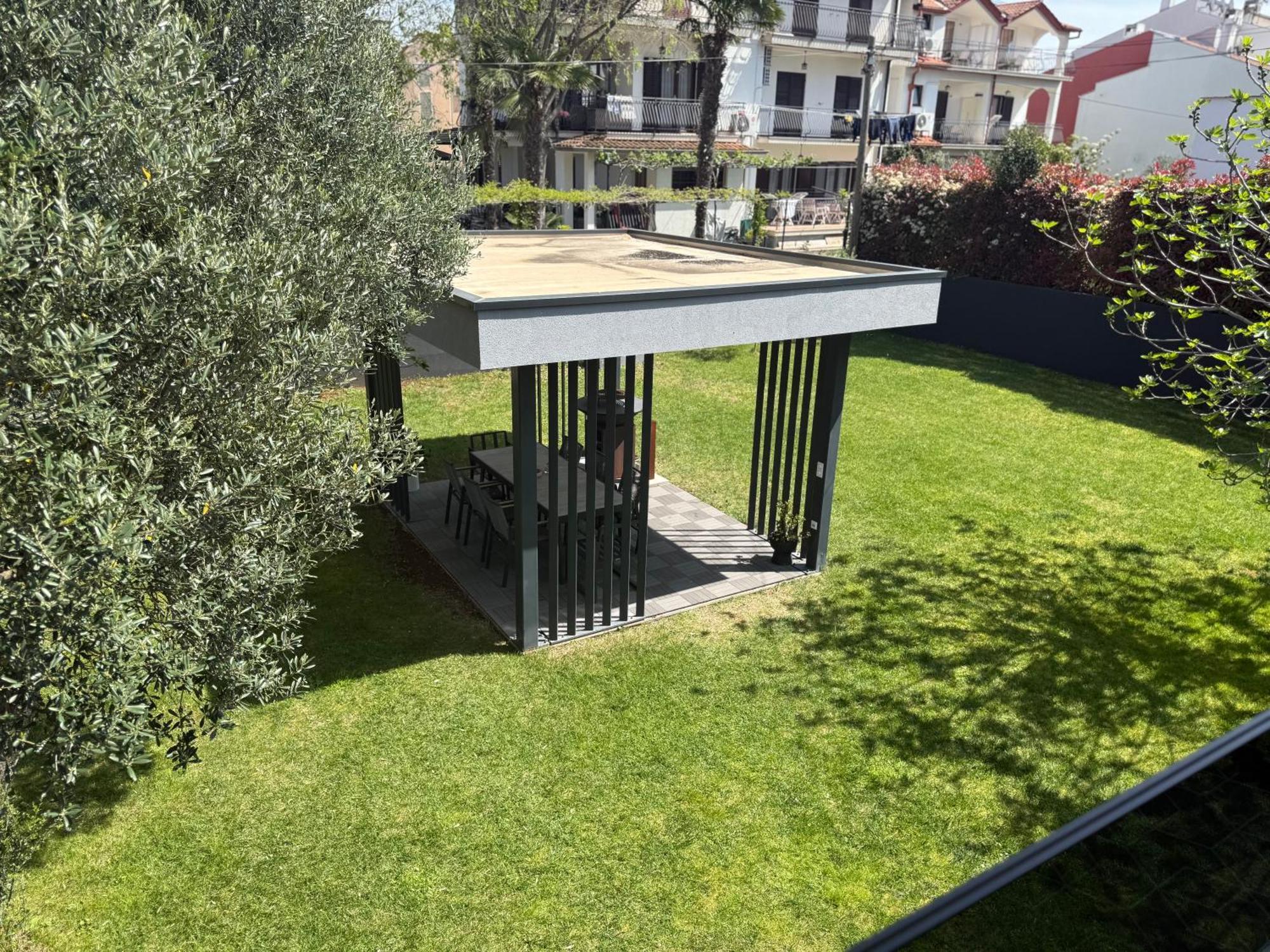Apartmani Beril Lux Ровінь Екстер'єр фото