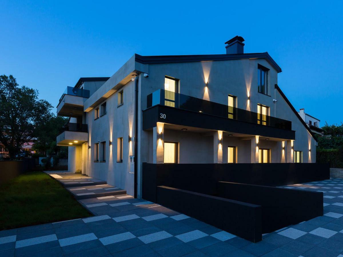 Apartmani Beril Lux Ровінь Екстер'єр фото