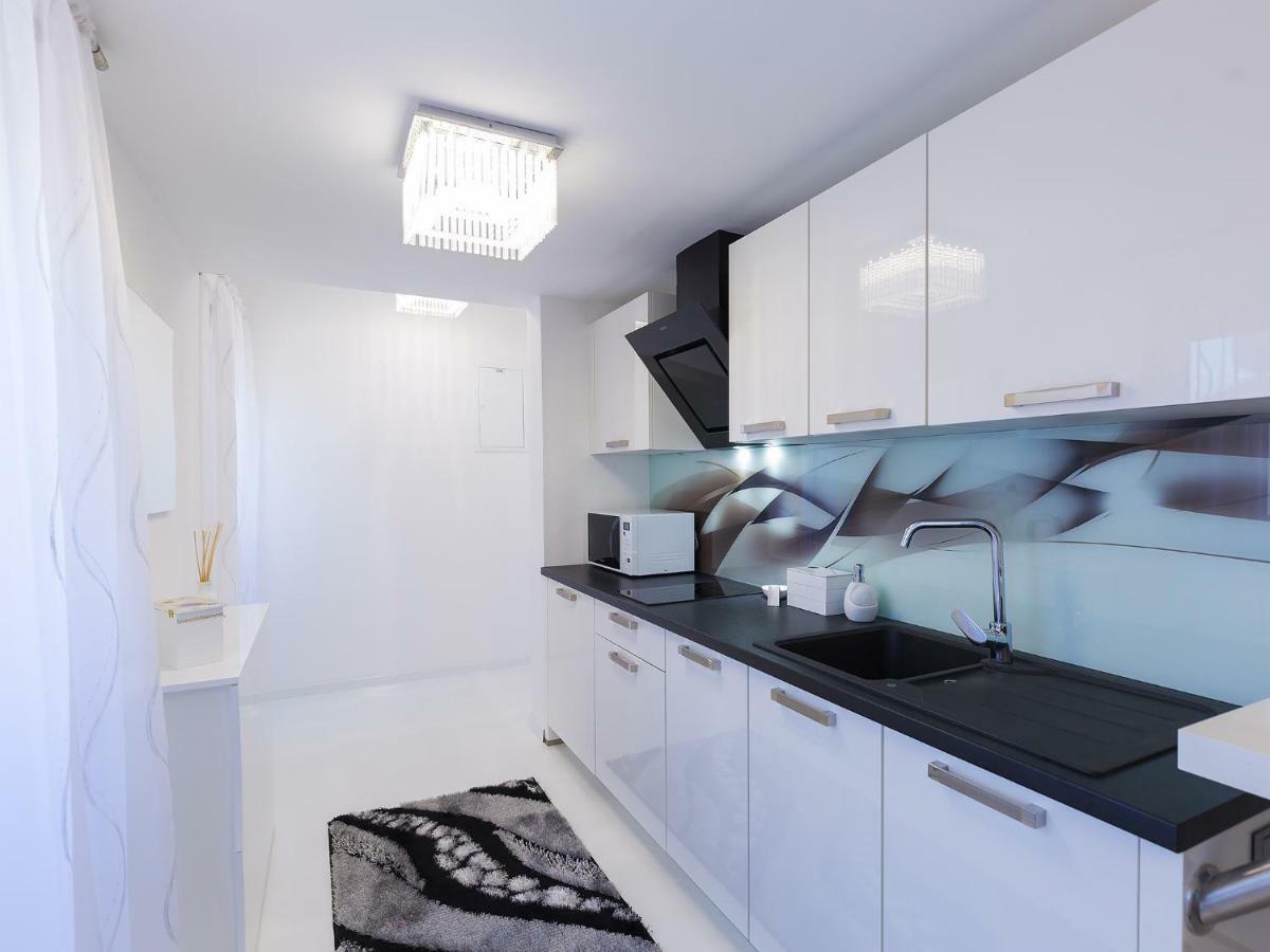 Apartmani Beril Lux Ровінь Екстер'єр фото