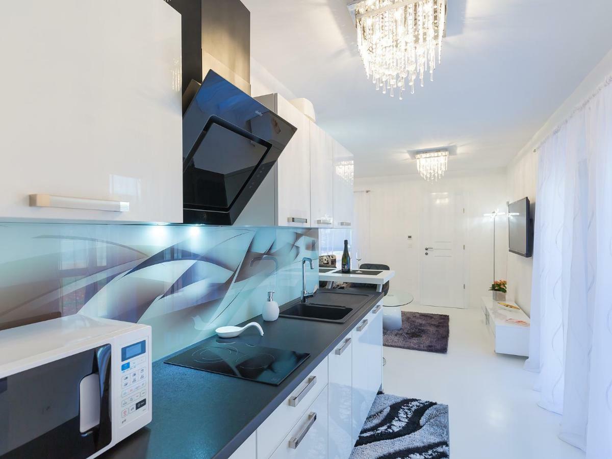 Apartmani Beril Lux Ровінь Екстер'єр фото