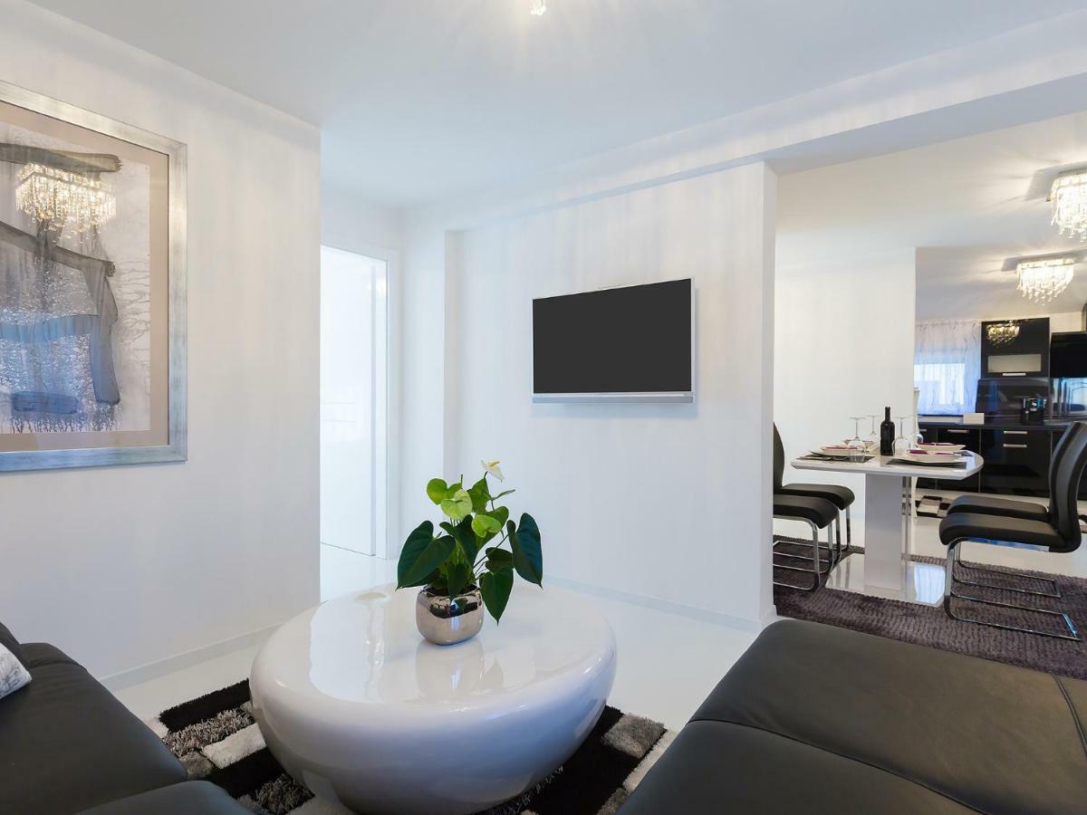 Apartmani Beril Lux Ровінь Екстер'єр фото