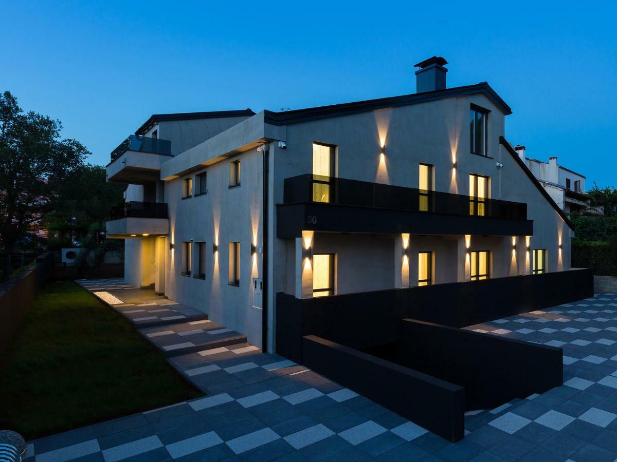 Apartmani Beril Lux Ровінь Екстер'єр фото