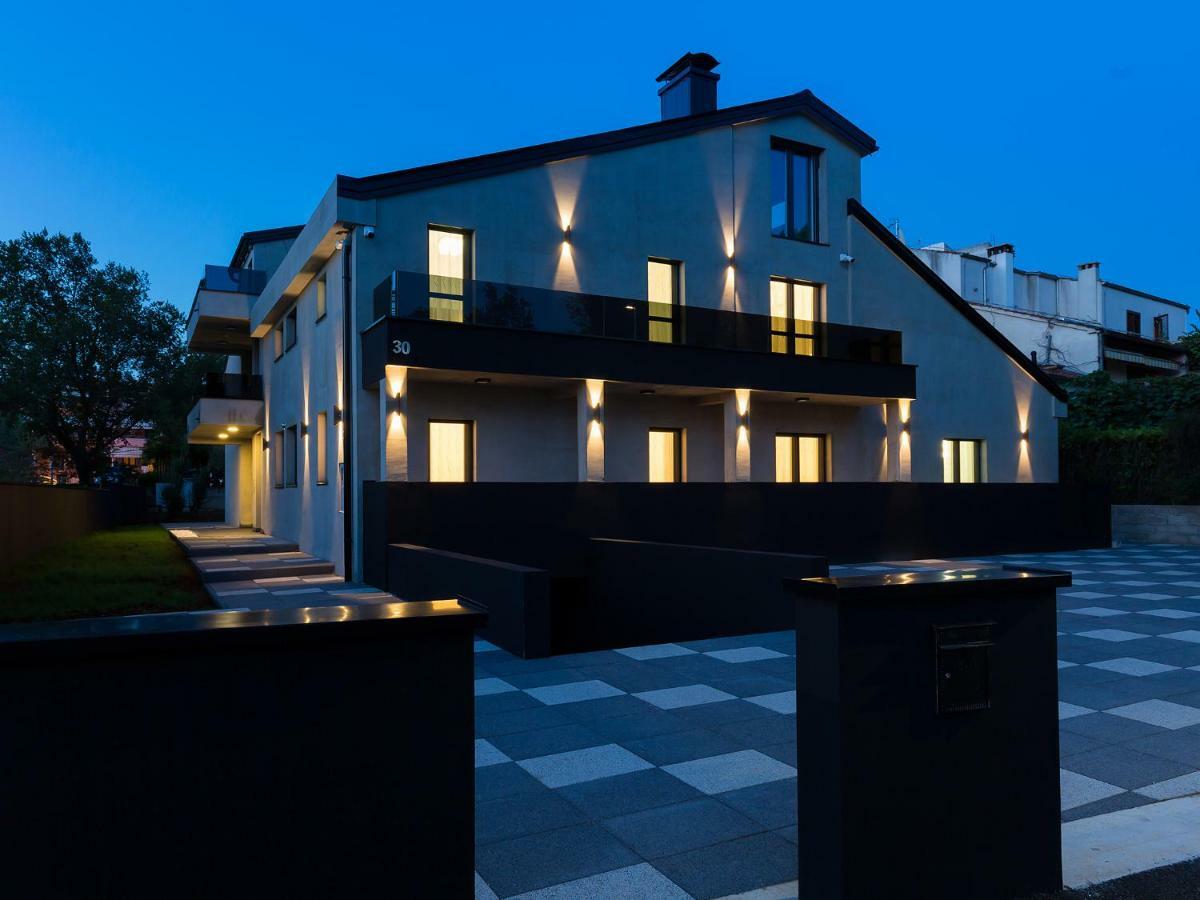 Apartmani Beril Lux Ровінь Екстер'єр фото