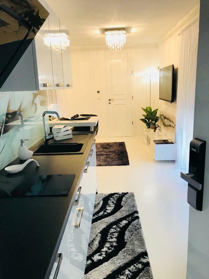 Apartmani Beril Lux Ровінь Екстер'єр фото